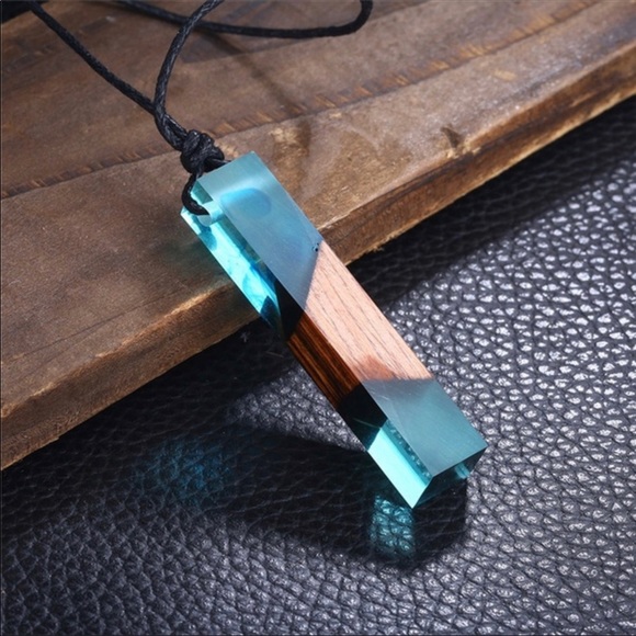 WOOD WITH RESIN PENDANT NECKLACE - Picture 4 of 6